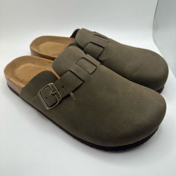 CUSHIONAIRE Men's Haze Cork Footbed Clog with +Comfort 8 OLIVE NEW - Picture 1 of 7